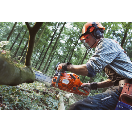 GRANDININIS PJŪKLAS Husqvarna 555 1
