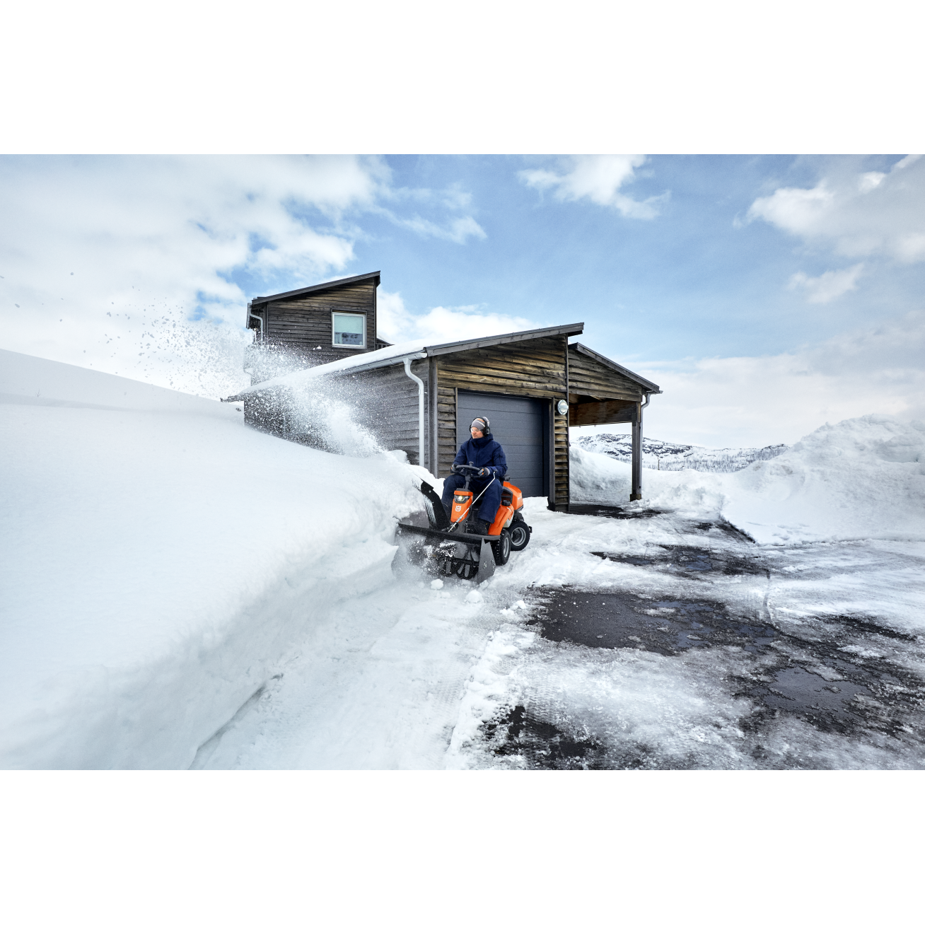 RIDER TRAKTORIUS SU PJOVIMO AGREGATU Husqvarna R316TsX AWD 5
