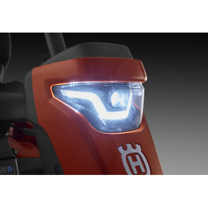 RIDER TRAKTORIUS SU PJOVIMO AGREGATU Husqvarna R316TsX AWD 3 RIDER TRAKTORIUS SU PJOVIMO AGREGATU Husqvarna R316TsX AWD 3