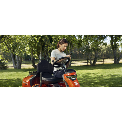 RIDER TRAKTORIUS SU PJOVIMO AGREGATU Husqvarna R320X AWD 2