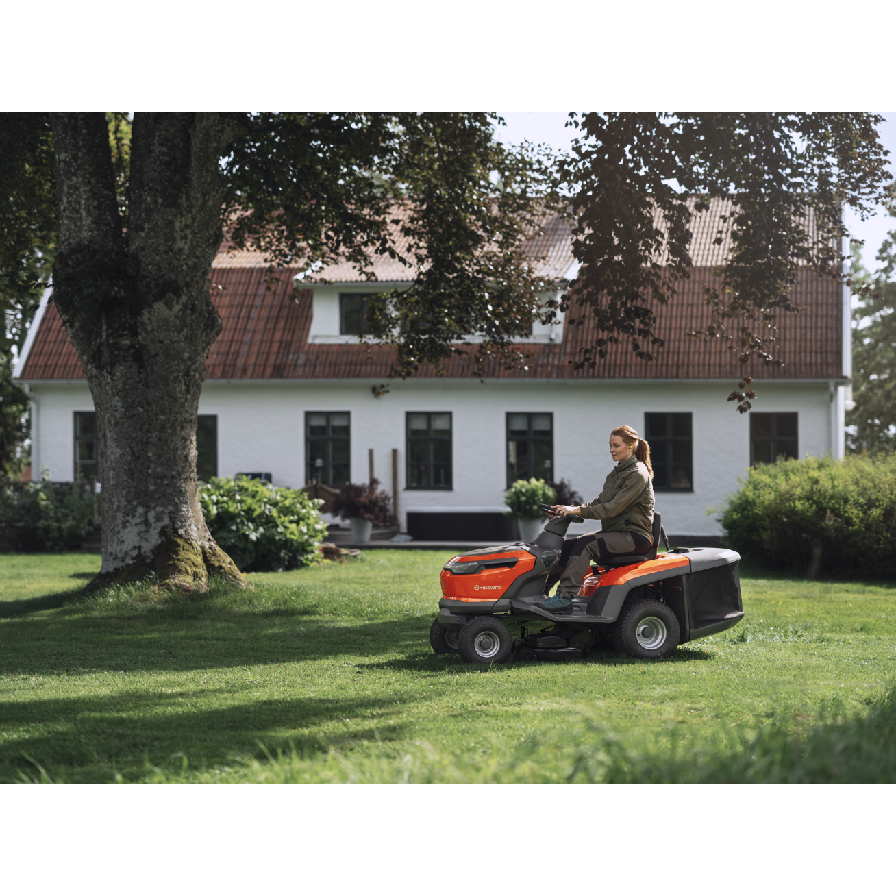 SODO TRAKTORIUKAS akumuliatorinis Husqvarna TC100i 4 SODO TRAKTORIUKAS akumuliatorinis Husqvarna TC100i 4