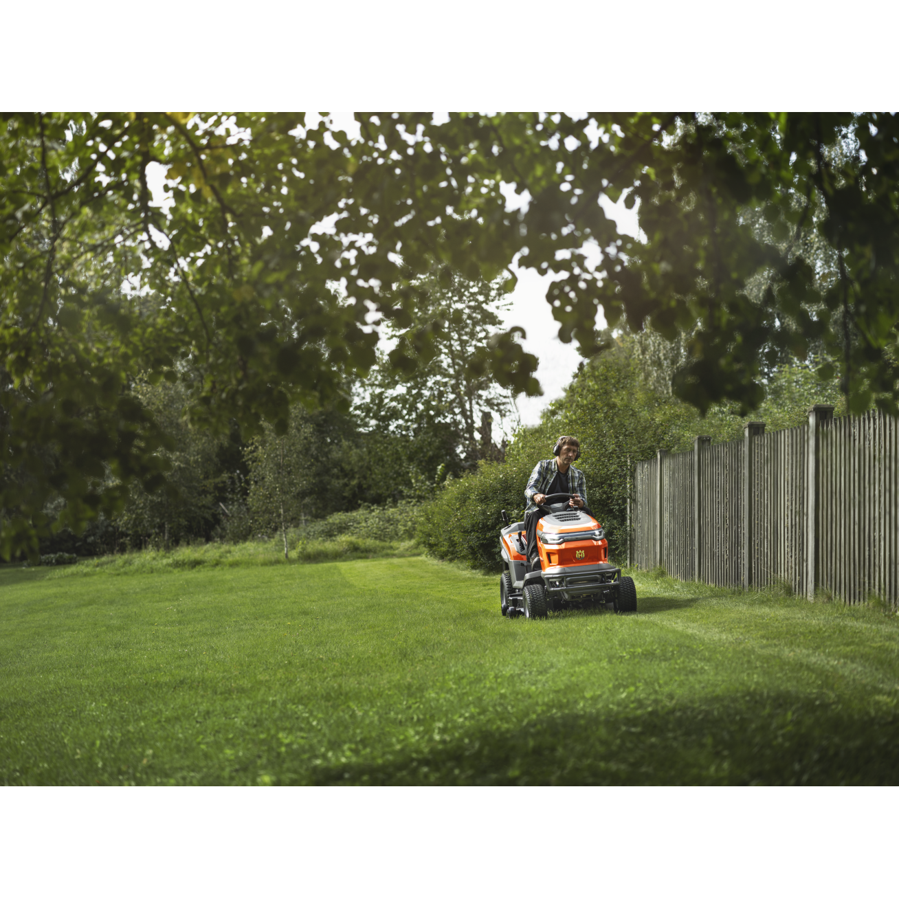 SODO TRAKTORIUKAS Husqvarna TC220T 1