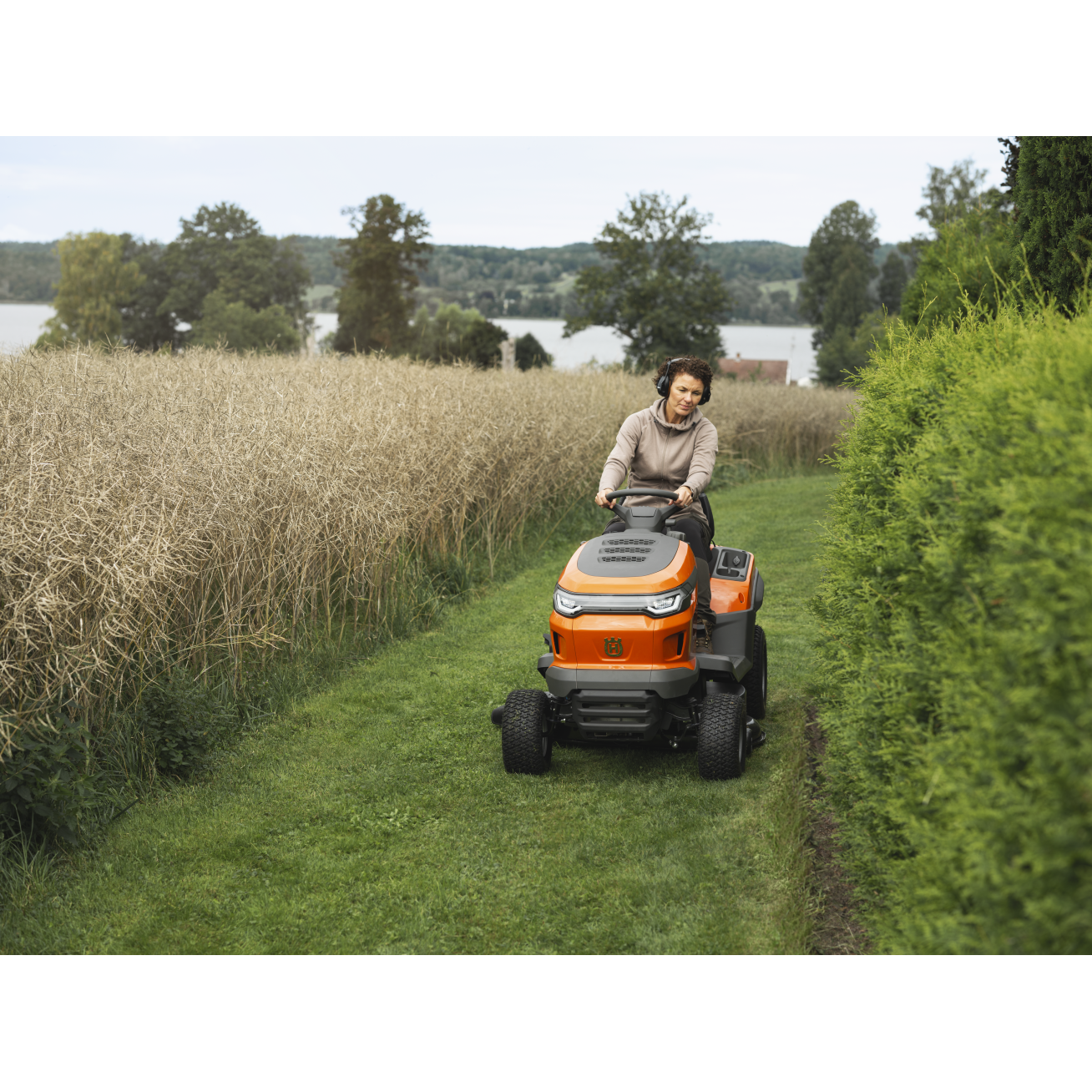 SODO TRAKTORIUKAS Husqvarna TS215T 2