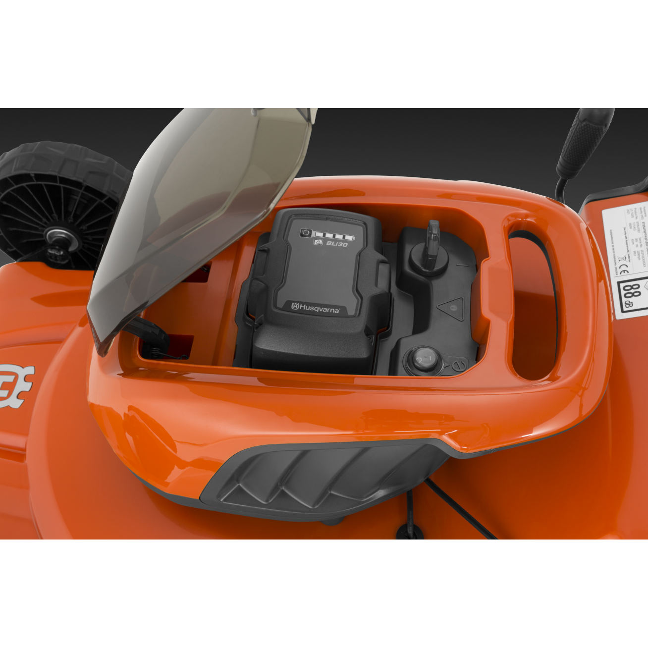 VEJAPJOVĖ akumuliatorinė Husqvarna LC142i su akumuliatoriumi ir įkrovikliu 3
